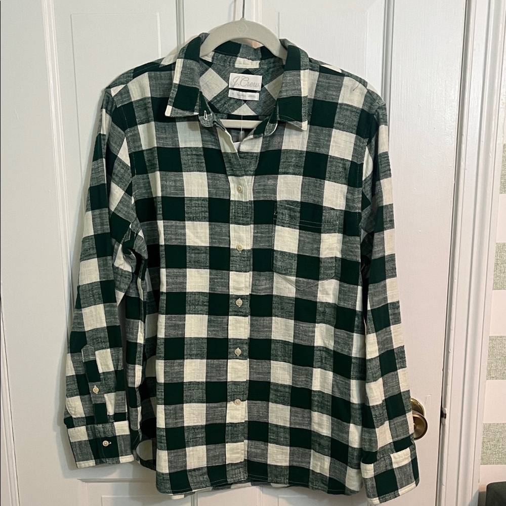 NWT J.Crew Women’s Green and Cream Flannel Shirt Size 12
